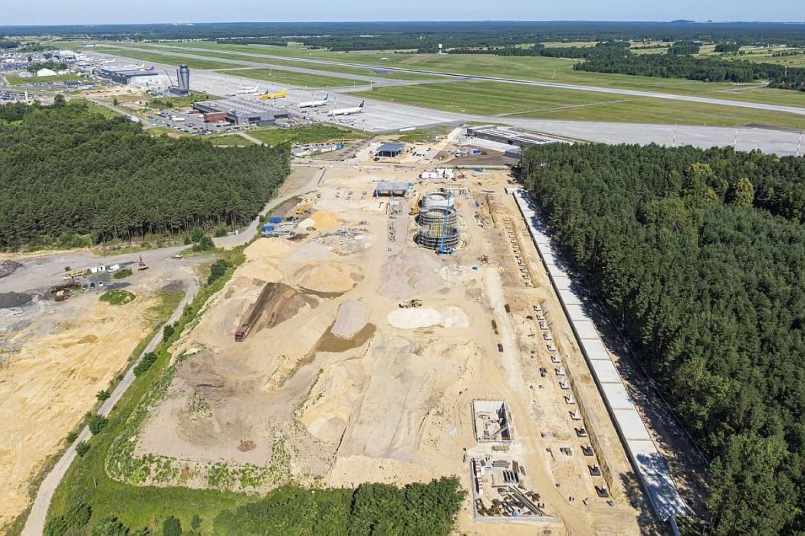 Zdjęcie w galerii na portalu naszraciborz.pl: Lotnisko w Pyrzowicach – rekordy i inwestycje wiadomości z regionu