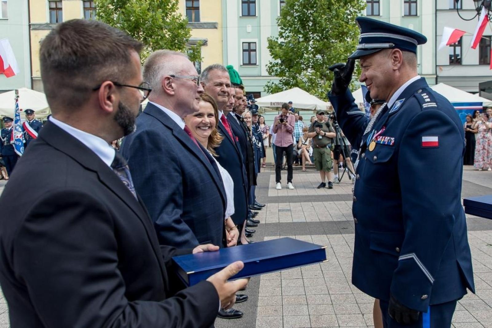 Zdjęcie w galerii na portalu naszraciborz.pl: W Rybniku odbyły się tegoroczne wojewódzkie obchody Święta Policji wiadomości z regionu