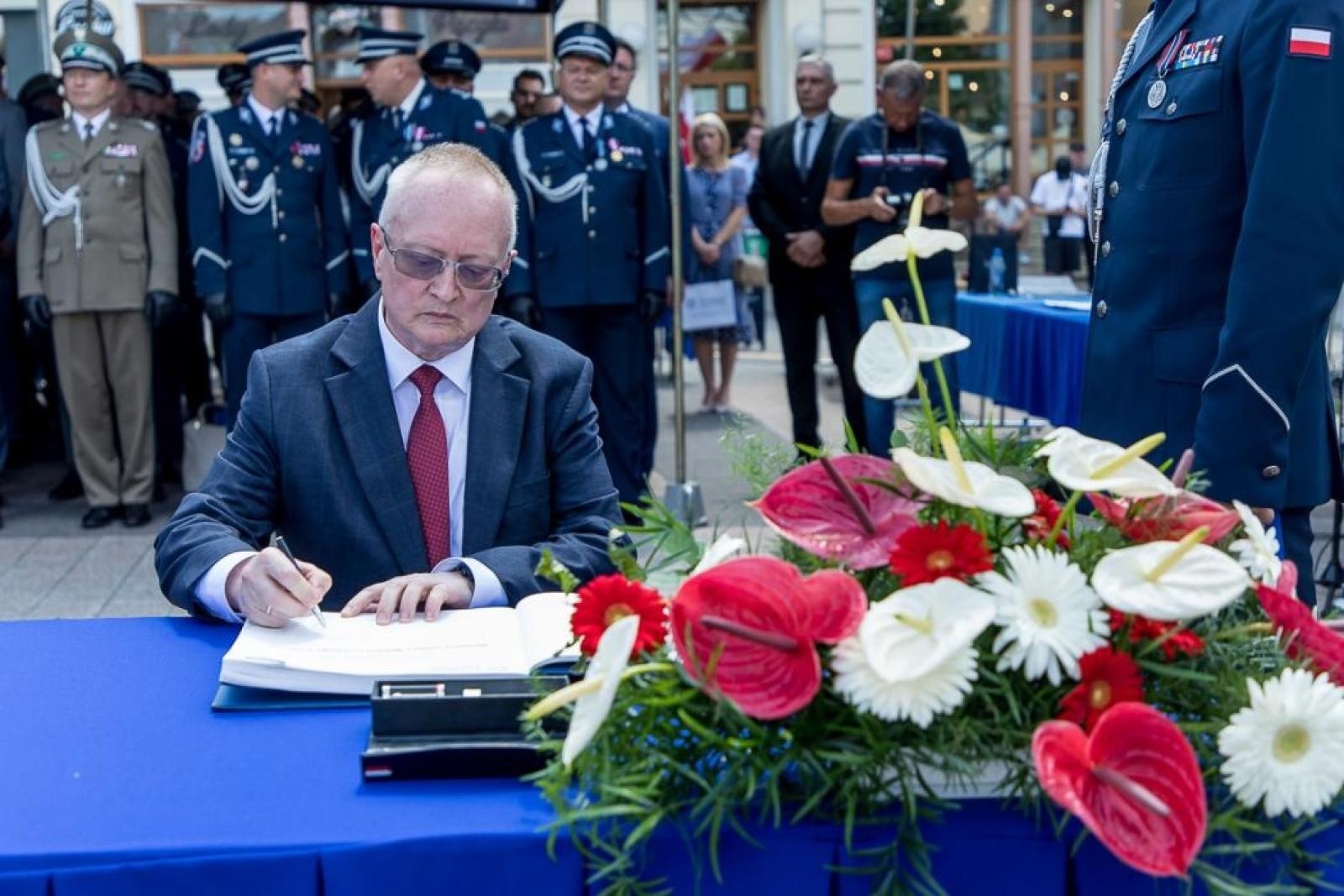 Zdjęcie w galerii na portalu naszraciborz.pl: W Rybniku odbyły się tegoroczne wojewódzkie obchody Święta Policji wiadomości z regionu