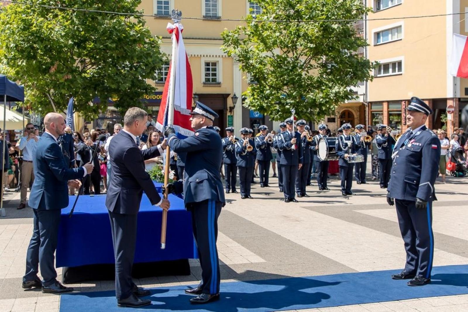 Zdjęcie w galerii na portalu naszraciborz.pl: W Rybniku odbyły się tegoroczne wojewódzkie obchody Święta Policji wiadomości z regionu