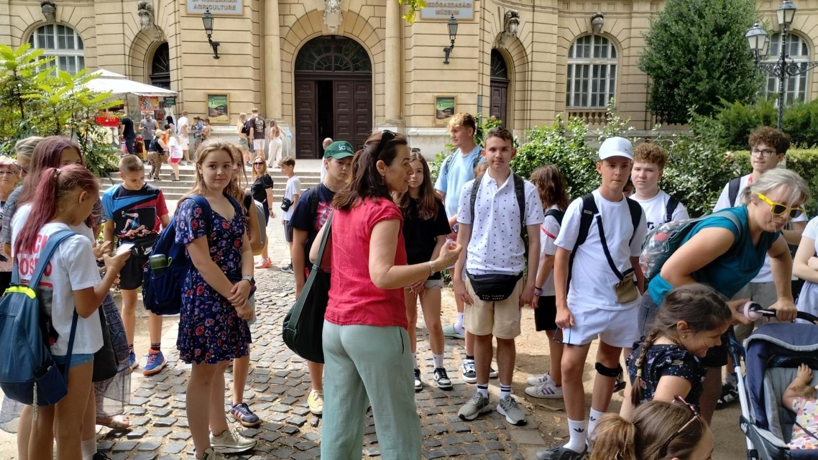 Zdjęcie w galerii na portalu naszraciborz.pl: Raciborska młodzież z wizytą na Węgrzech. Międzynarodowy obóz w Zugló i Soltvadkert wiadomości z regionu