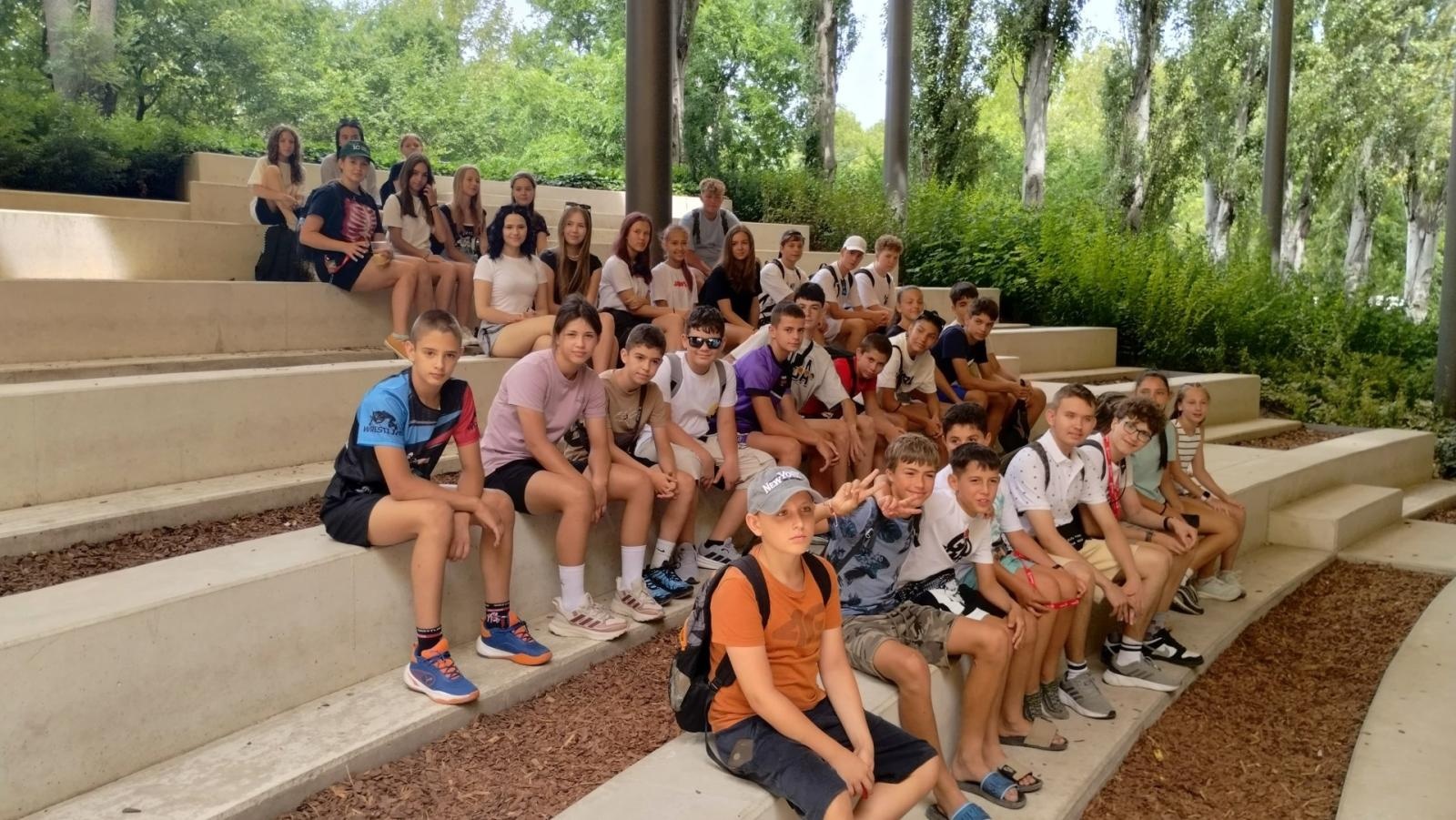 Zdjęcie w galerii na portalu naszraciborz.pl: Raciborska młodzież z wizytą na Węgrzech. Międzynarodowy obóz w Zugló i Soltvadkert wiadomości z regionu