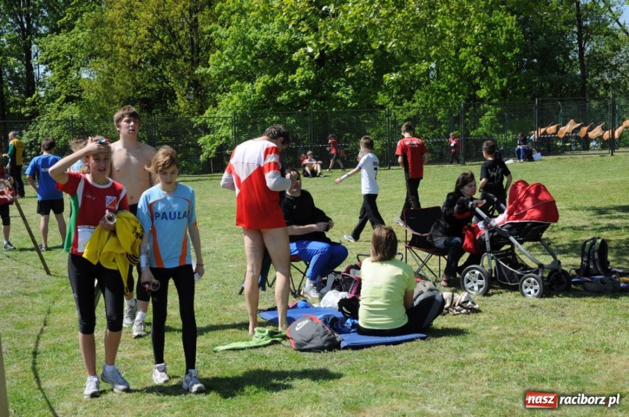 Zdjęcie w galerii na portalu naszraciborz.pl: Cała Polska biega z mapą wiadomości z regionu