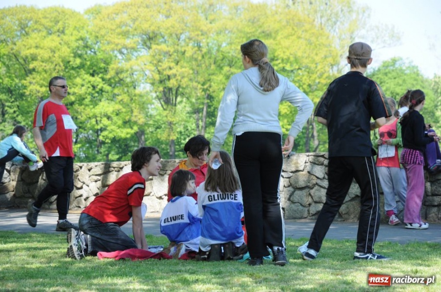 Zdjęcie w galerii na portalu naszraciborz.pl: Cała Polska biega z mapą wiadomości z regionu