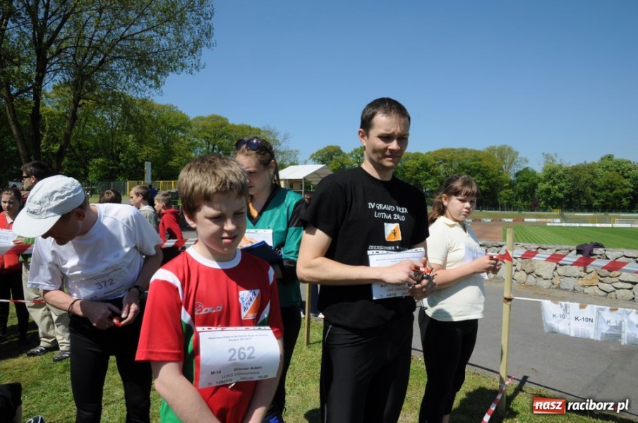Zdjęcie w galerii na portalu naszraciborz.pl: Cała Polska biega z mapą wiadomości z regionu