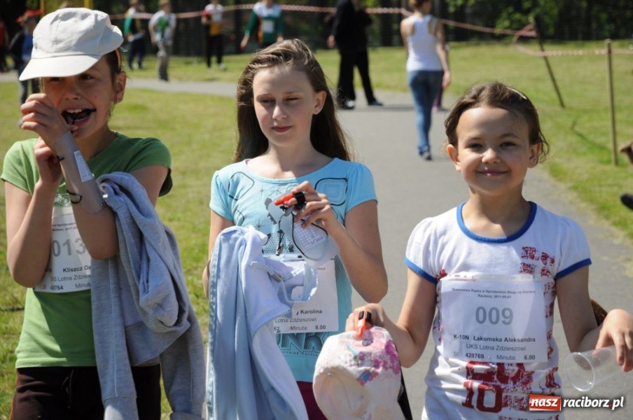 Zdjęcie w galerii na portalu naszraciborz.pl: Cała Polska biega z mapą wiadomości z regionu