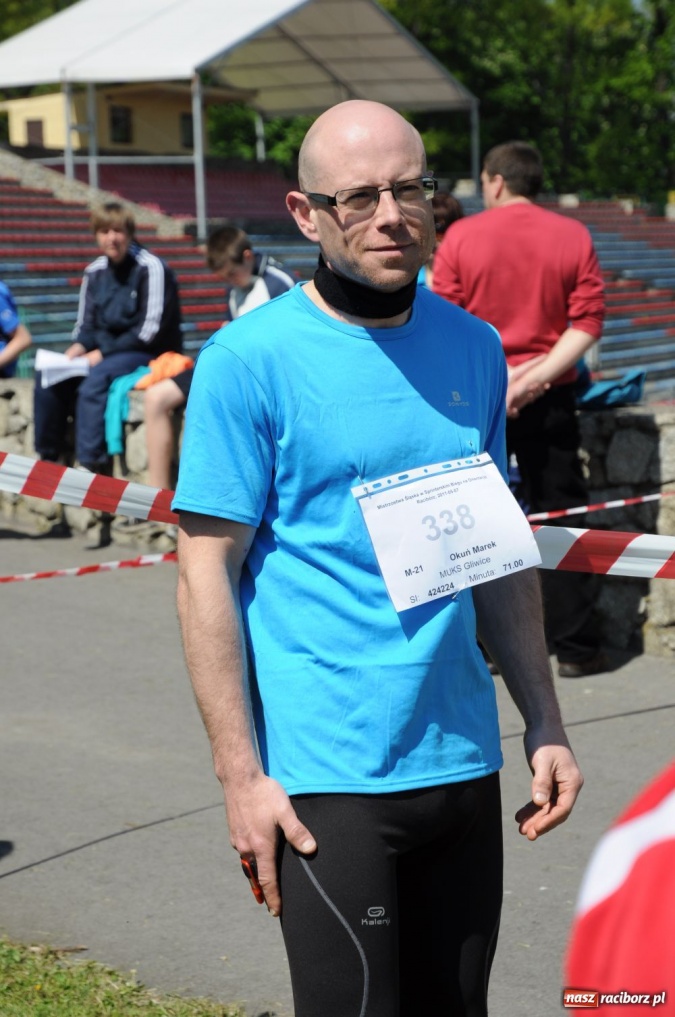 Zdjęcie w galerii na portalu naszraciborz.pl: Cała Polska biega z mapą wiadomości z regionu