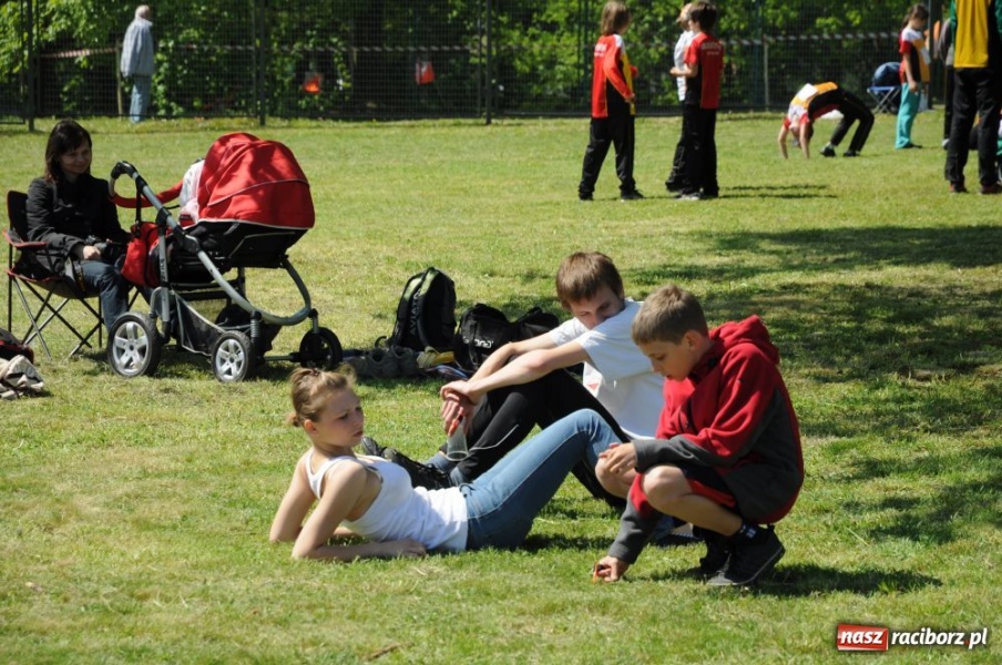 Zdjęcie w galerii na portalu naszraciborz.pl: Cała Polska biega z mapą wiadomości z regionu