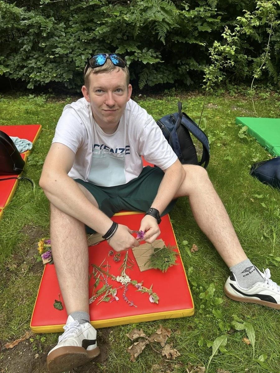 Zdjęcie w galerii na portalu naszraciborz.pl: Podopieczni Warsztatu Terapii Zajęciowej odwiedzili Arboretum Bramy Morawskiej wiadomości z regionu