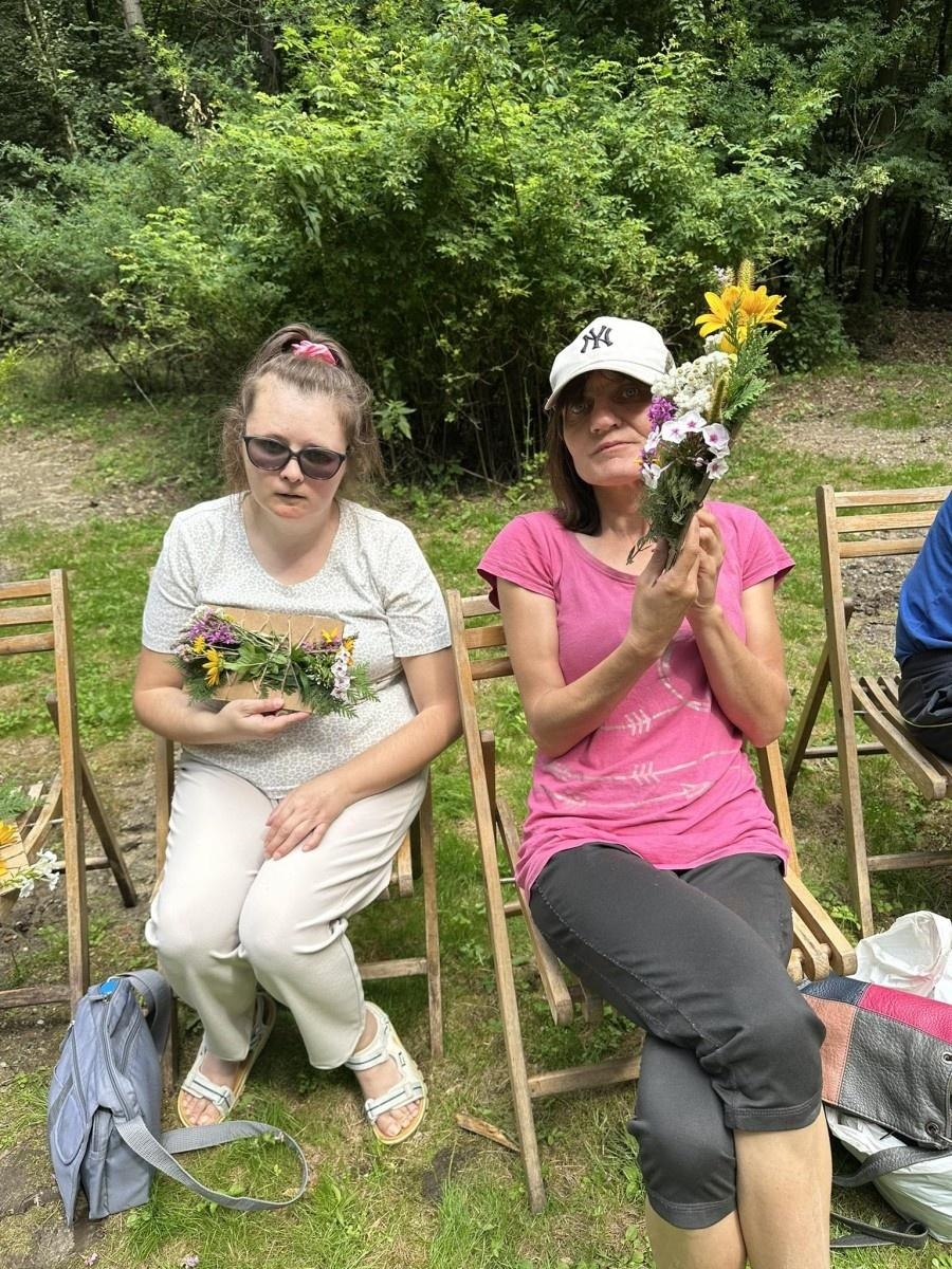 Zdjęcie w galerii na portalu naszraciborz.pl: Podopieczni Warsztatu Terapii Zajęciowej odwiedzili Arboretum Bramy Morawskiej wiadomości z regionu