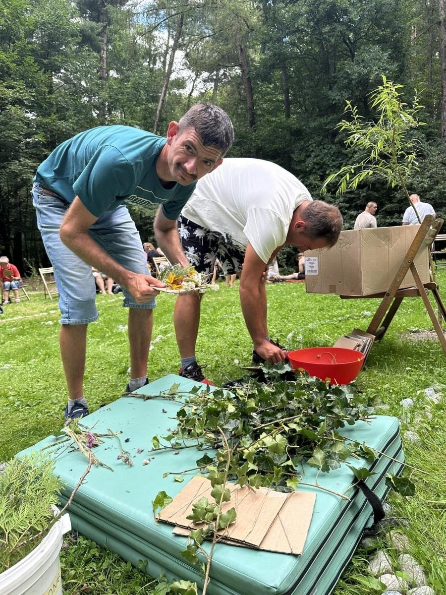 Zdjęcie w galerii na portalu naszraciborz.pl: Podopieczni Warsztatu Terapii Zajęciowej odwiedzili Arboretum Bramy Morawskiej wiadomości z regionu