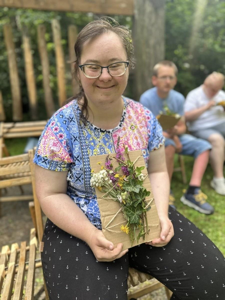 Zdjęcie w galerii na portalu naszraciborz.pl: Podopieczni Warsztatu Terapii Zajęciowej odwiedzili Arboretum Bramy Morawskiej wiadomości z regionu