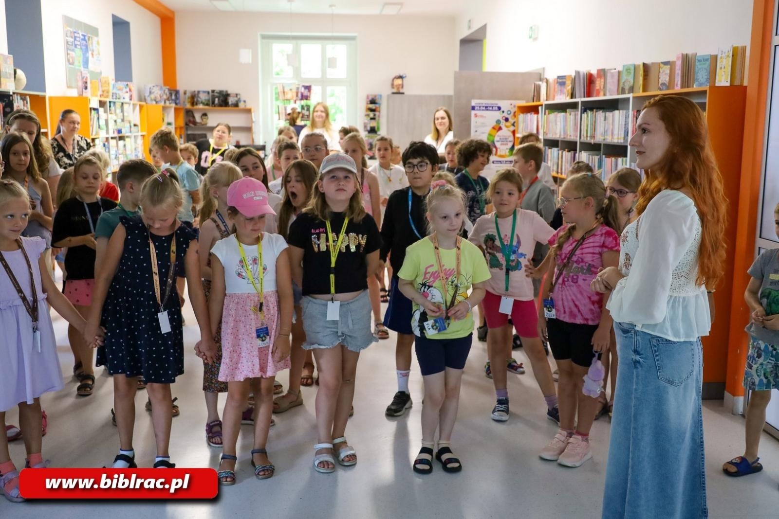 Zdjęcie w galerii na portalu naszraciborz.pl: Z Disneyem i biblioteką dookoła świata - Magiczne Encanto i zamrożone Arendelle wiadomości z regionu