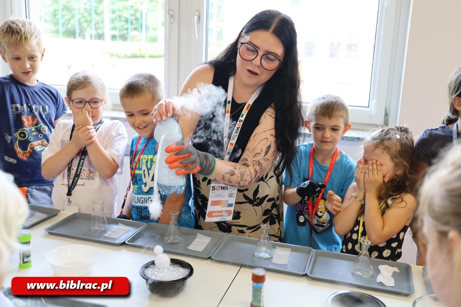 Zdjęcie w galerii na portalu naszraciborz.pl: Z Disneyem i biblioteką dookoła świata - Magiczne Encanto i zamrożone Arendelle wiadomości z regionu