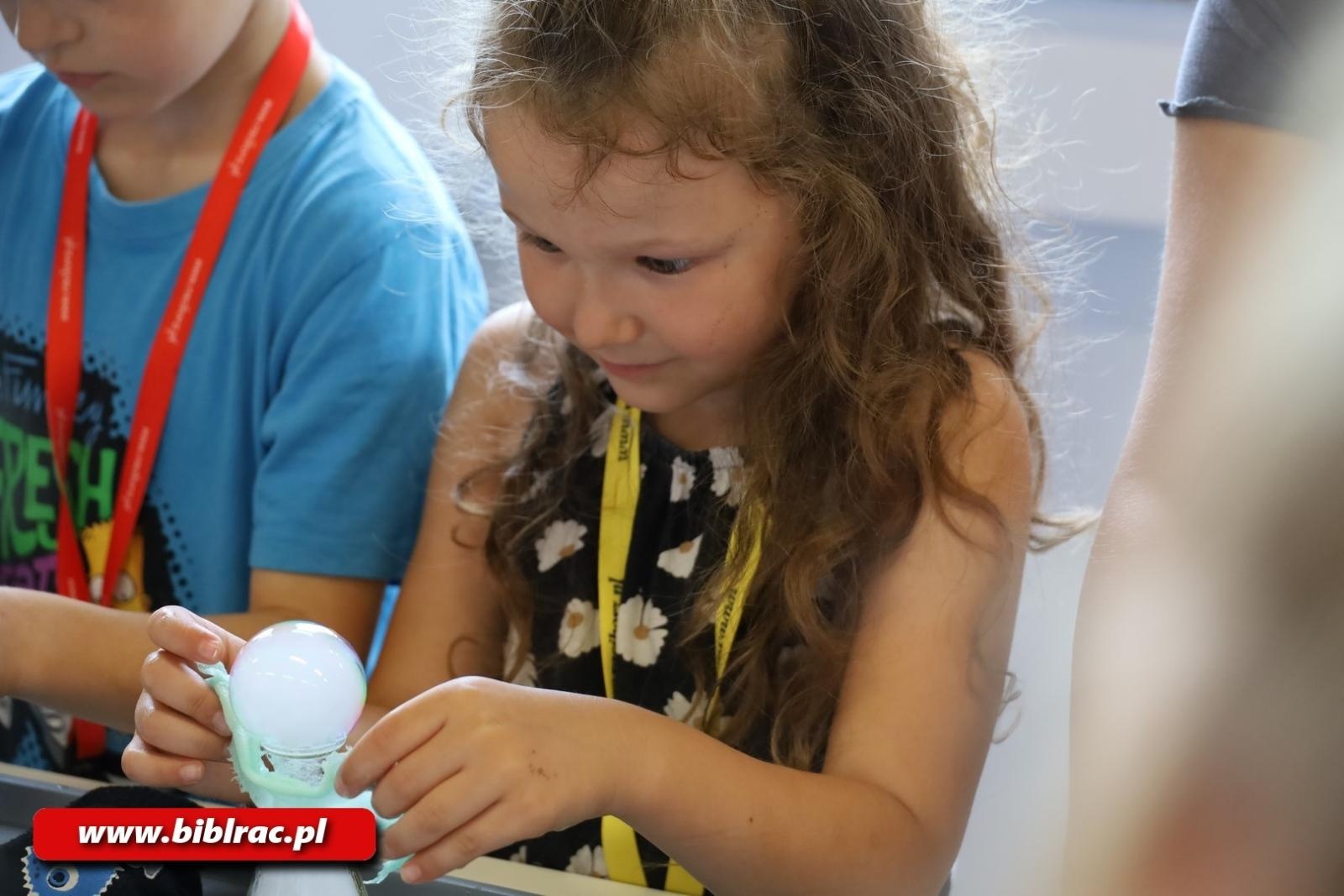 Zdjęcie w galerii na portalu naszraciborz.pl: Z Disneyem i biblioteką dookoła świata - Magiczne Encanto i zamrożone Arendelle wiadomości z regionu