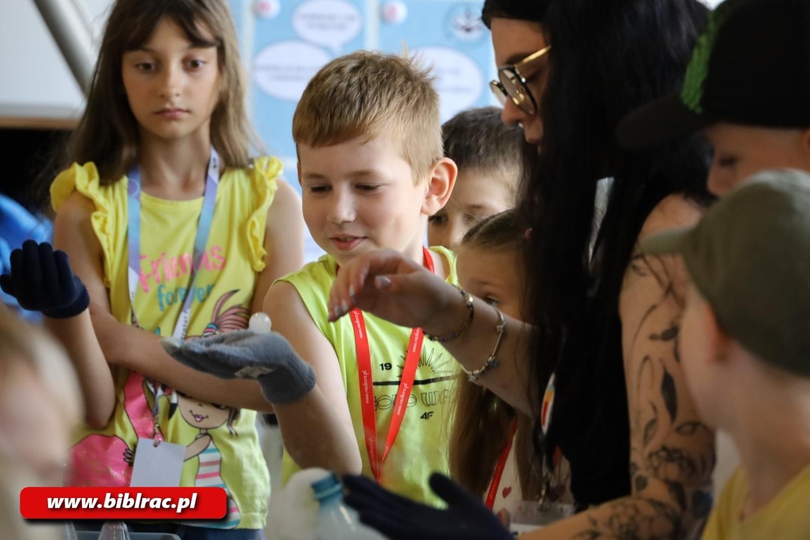 Zdjęcie w galerii na portalu naszraciborz.pl: Z Disneyem i biblioteką dookoła świata - Magiczne Encanto i zamrożone Arendelle wiadomości z regionu