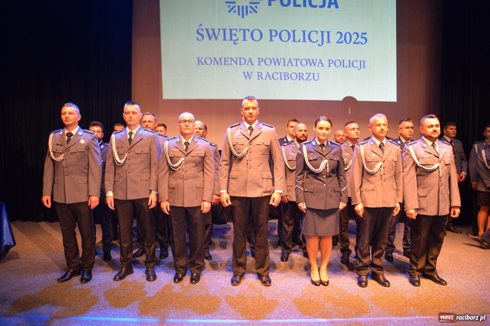 Zdjęcie w galerii na portalu naszraciborz.pl: Raciborskie obchody Święta Policji w 100-lecie służby kobiet – awanse, odznaczenia i podziękowania wiadomości z regionu