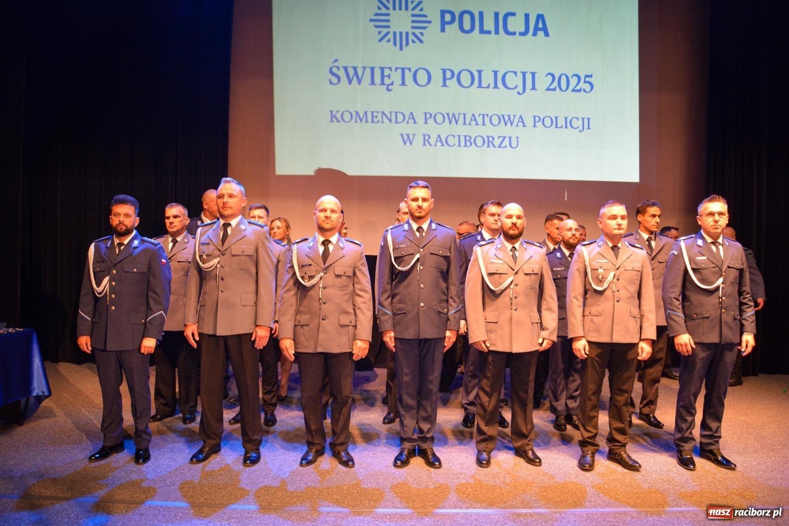 Zdjęcie w galerii na portalu naszraciborz.pl: Raciborskie obchody Święta Policji w 100-lecie służby kobiet – awanse, odznaczenia i podziękowania wiadomości z regionu