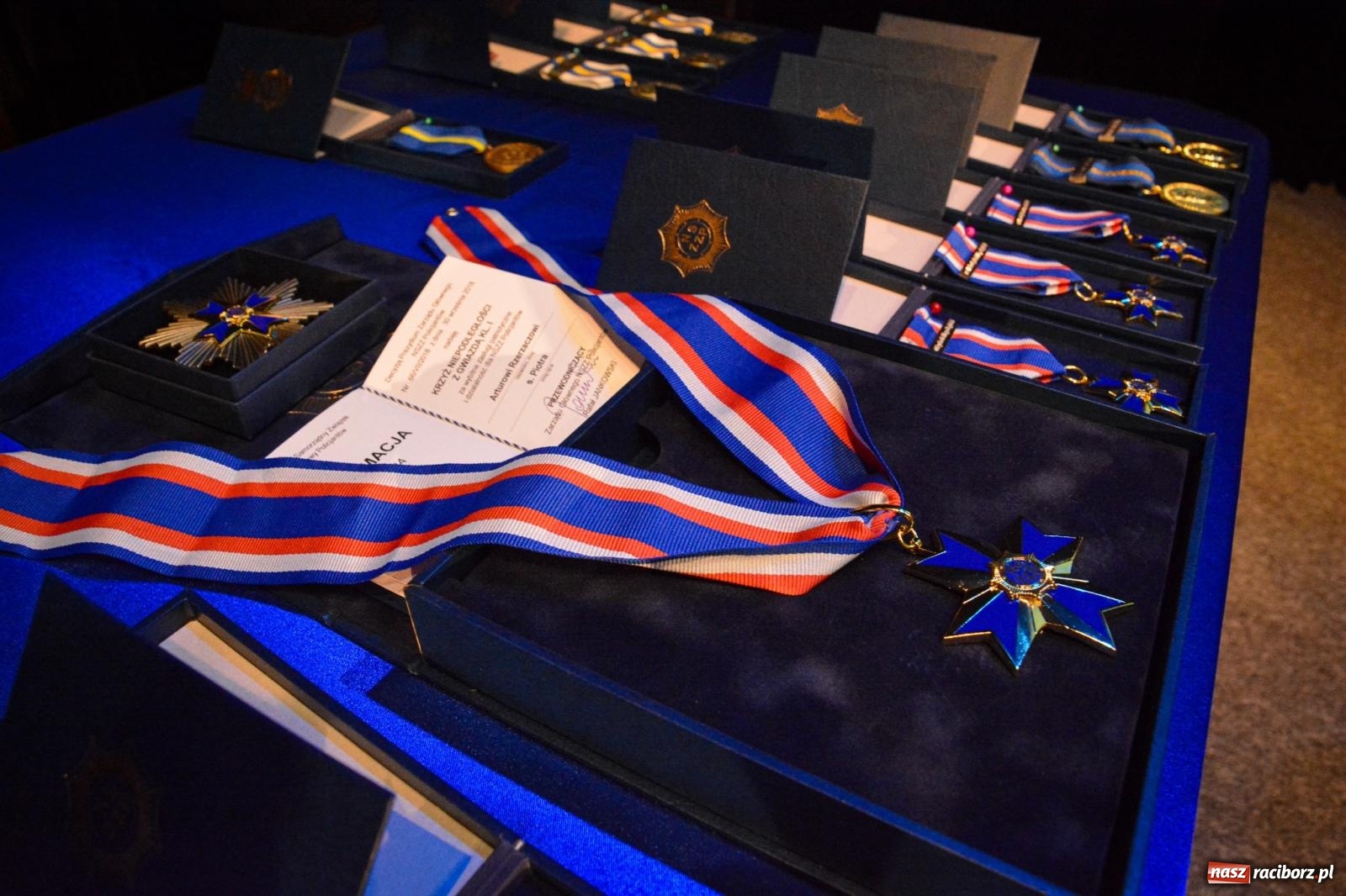 Zdjęcie w galerii na portalu naszraciborz.pl: Raciborskie obchody Święta Policji w 100-lecie służby kobiet – awanse, odznaczenia i podziękowania wiadomości z regionu