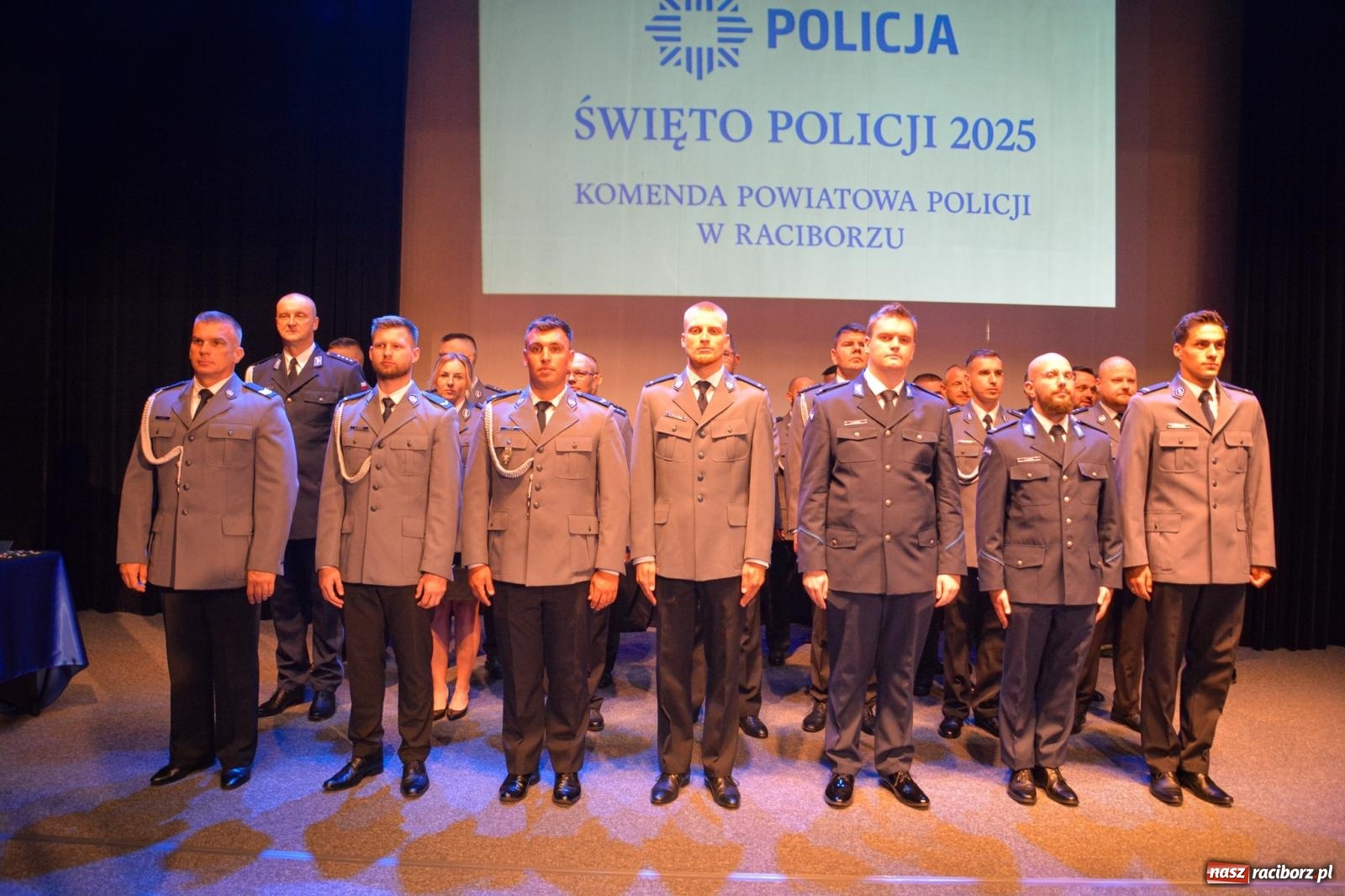 Zdjęcie w galerii na portalu naszraciborz.pl: Raciborskie obchody Święta Policji w 100-lecie służby kobiet – awanse, odznaczenia i podziękowania wiadomości z regionu