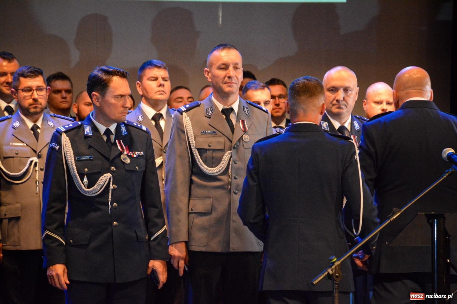 Zdjęcie w galerii na portalu naszraciborz.pl: Raciborskie obchody Święta Policji w 100-lecie służby kobiet – awanse, odznaczenia i podziękowania wiadomości z regionu