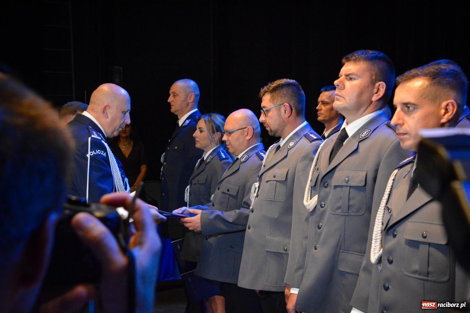 Zdjęcie w galerii na portalu naszraciborz.pl: Raciborskie obchody Święta Policji w 100-lecie służby kobiet – awanse, odznaczenia i podziękowania wiadomości z regionu