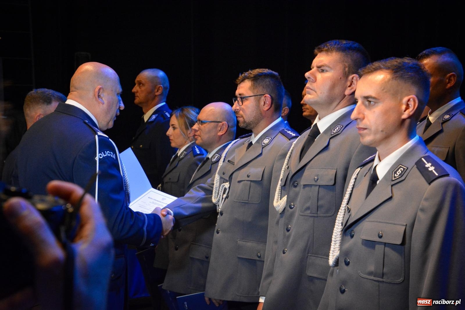 Zdjęcie w galerii na portalu naszraciborz.pl: Raciborskie obchody Święta Policji w 100-lecie służby kobiet – awanse, odznaczenia i podziękowania wiadomości z regionu