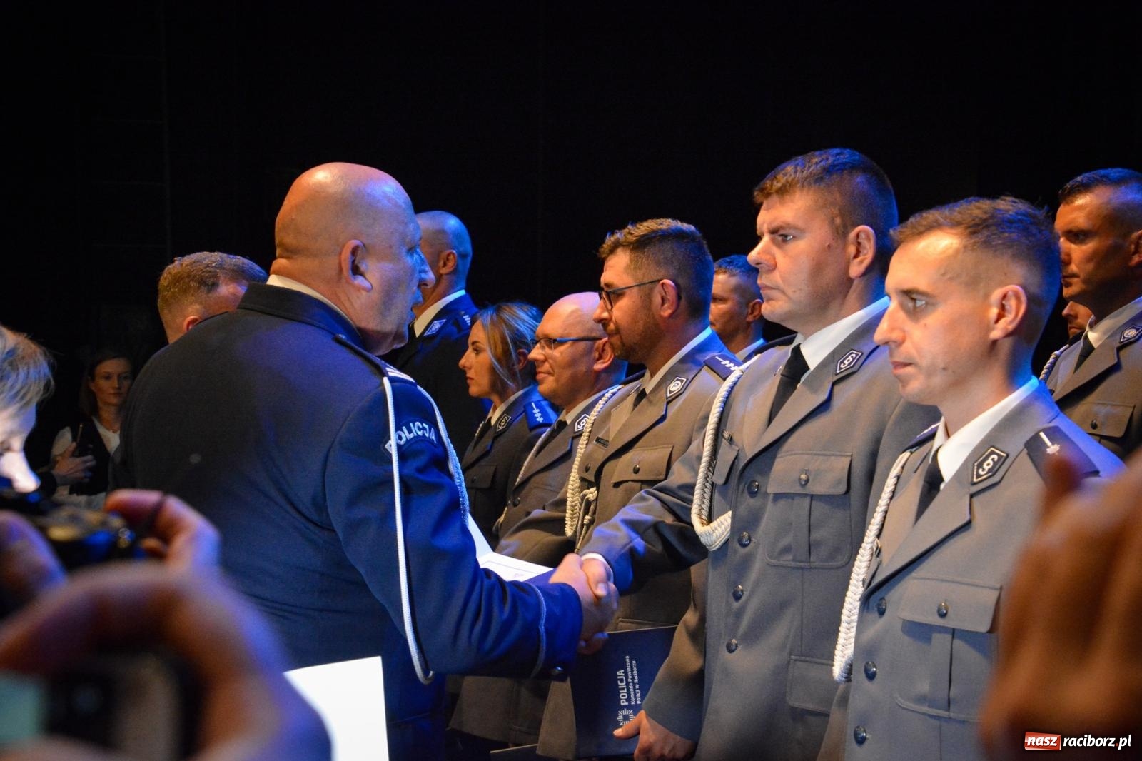 Zdjęcie w galerii na portalu naszraciborz.pl: Raciborskie obchody Święta Policji w 100-lecie służby kobiet – awanse, odznaczenia i podziękowania wiadomości z regionu