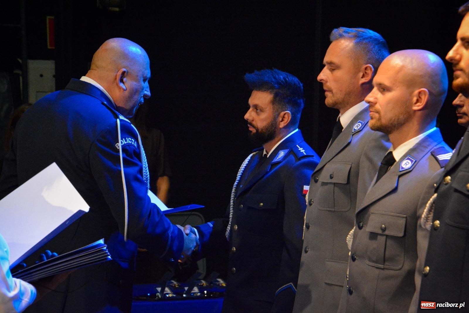 Zdjęcie w galerii na portalu naszraciborz.pl: Raciborskie obchody Święta Policji w 100-lecie służby kobiet – awanse, odznaczenia i podziękowania wiadomości z regionu