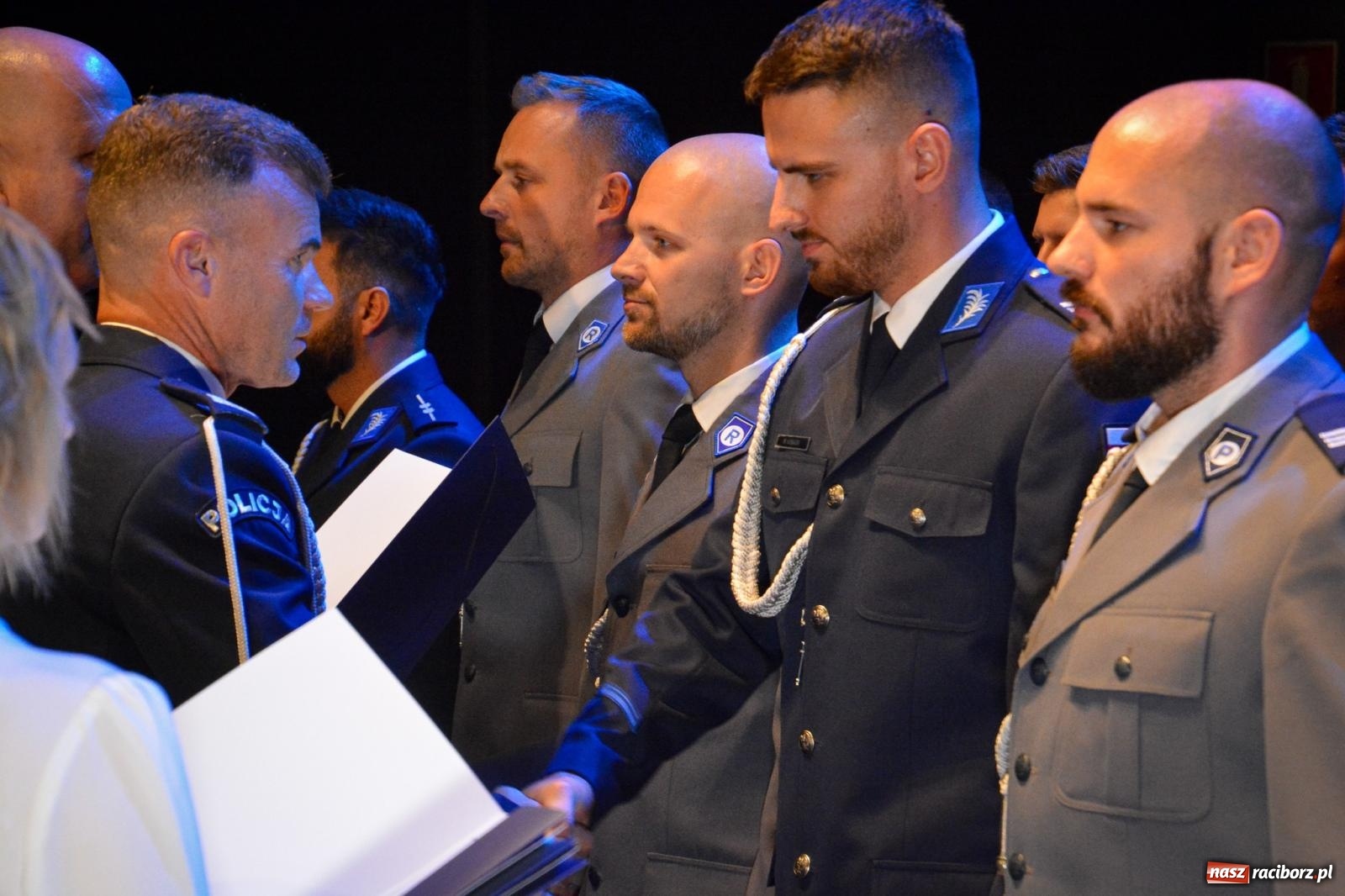 Zdjęcie w galerii na portalu naszraciborz.pl: Raciborskie obchody Święta Policji w 100-lecie służby kobiet – awanse, odznaczenia i podziękowania wiadomości z regionu