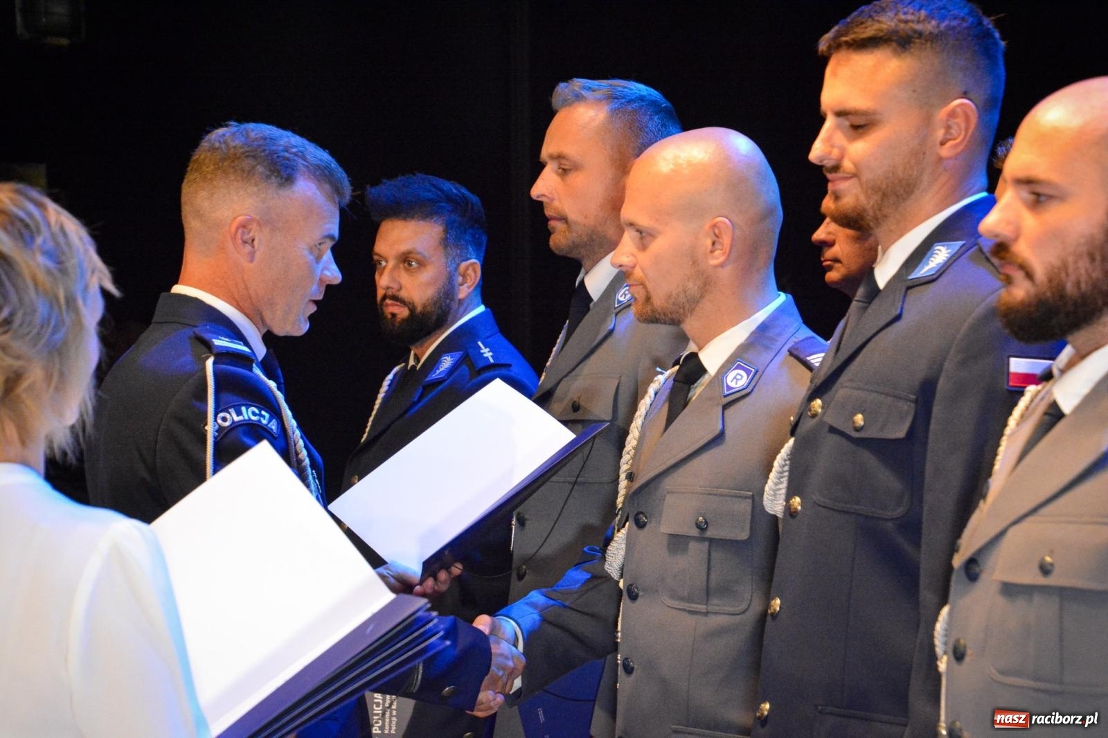 Zdjęcie w galerii na portalu naszraciborz.pl: Raciborskie obchody Święta Policji w 100-lecie służby kobiet – awanse, odznaczenia i podziękowania wiadomości z regionu