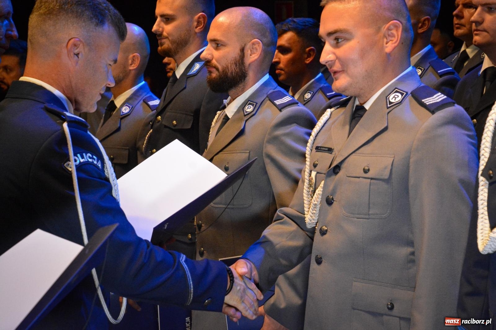Zdjęcie w galerii na portalu naszraciborz.pl: Raciborskie obchody Święta Policji w 100-lecie służby kobiet – awanse, odznaczenia i podziękowania wiadomości z regionu