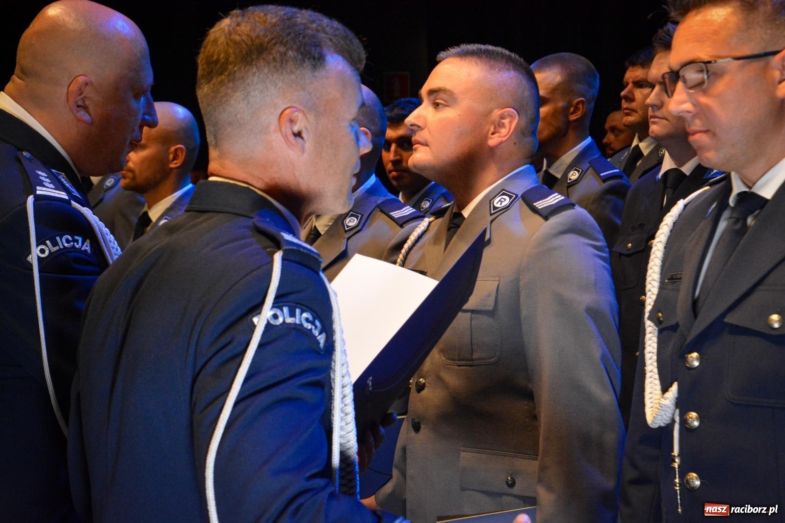 Zdjęcie w galerii na portalu naszraciborz.pl: Raciborskie obchody Święta Policji w 100-lecie służby kobiet – awanse, odznaczenia i podziękowania wiadomości z regionu