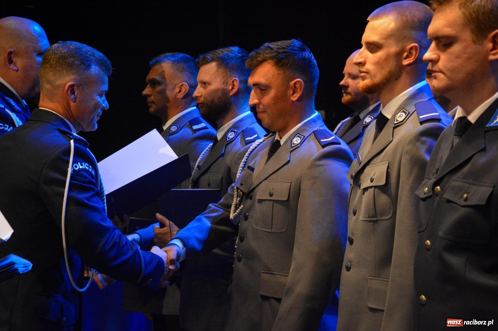 Zdjęcie w galerii na portalu naszraciborz.pl: Raciborskie obchody Święta Policji w 100-lecie służby kobiet – awanse, odznaczenia i podziękowania wiadomości z regionu