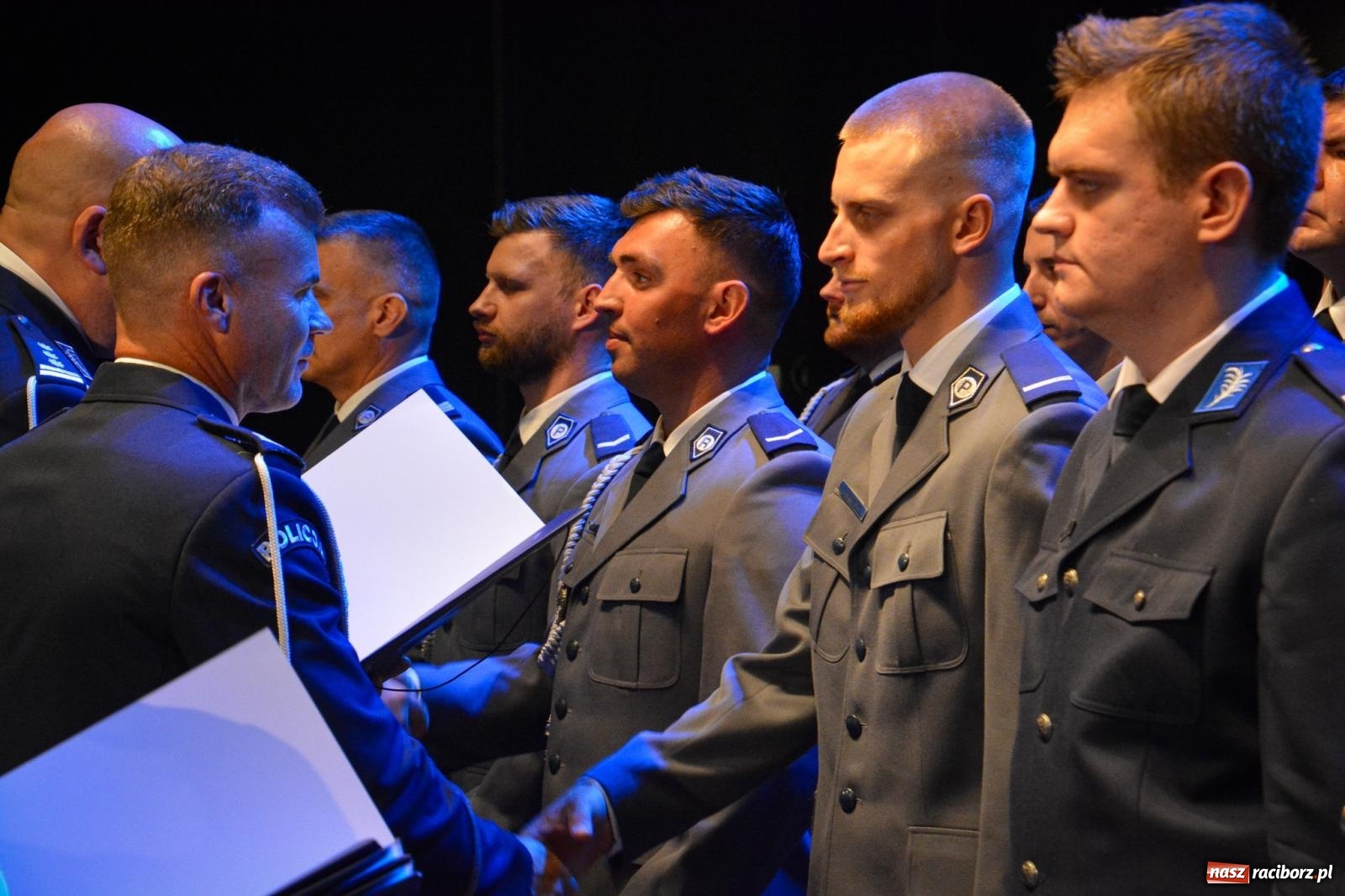 Zdjęcie w galerii na portalu naszraciborz.pl: Raciborskie obchody Święta Policji w 100-lecie służby kobiet – awanse, odznaczenia i podziękowania wiadomości z regionu