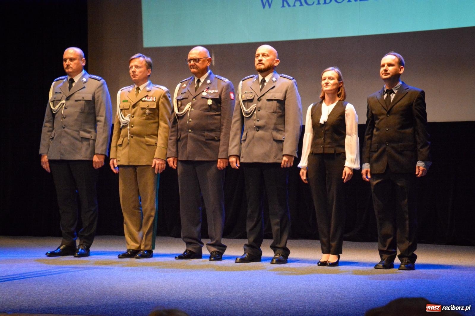 Zdjęcie w galerii na portalu naszraciborz.pl: Raciborskie obchody Święta Policji w 100-lecie służby kobiet – awanse, odznaczenia i podziękowania wiadomości z regionu