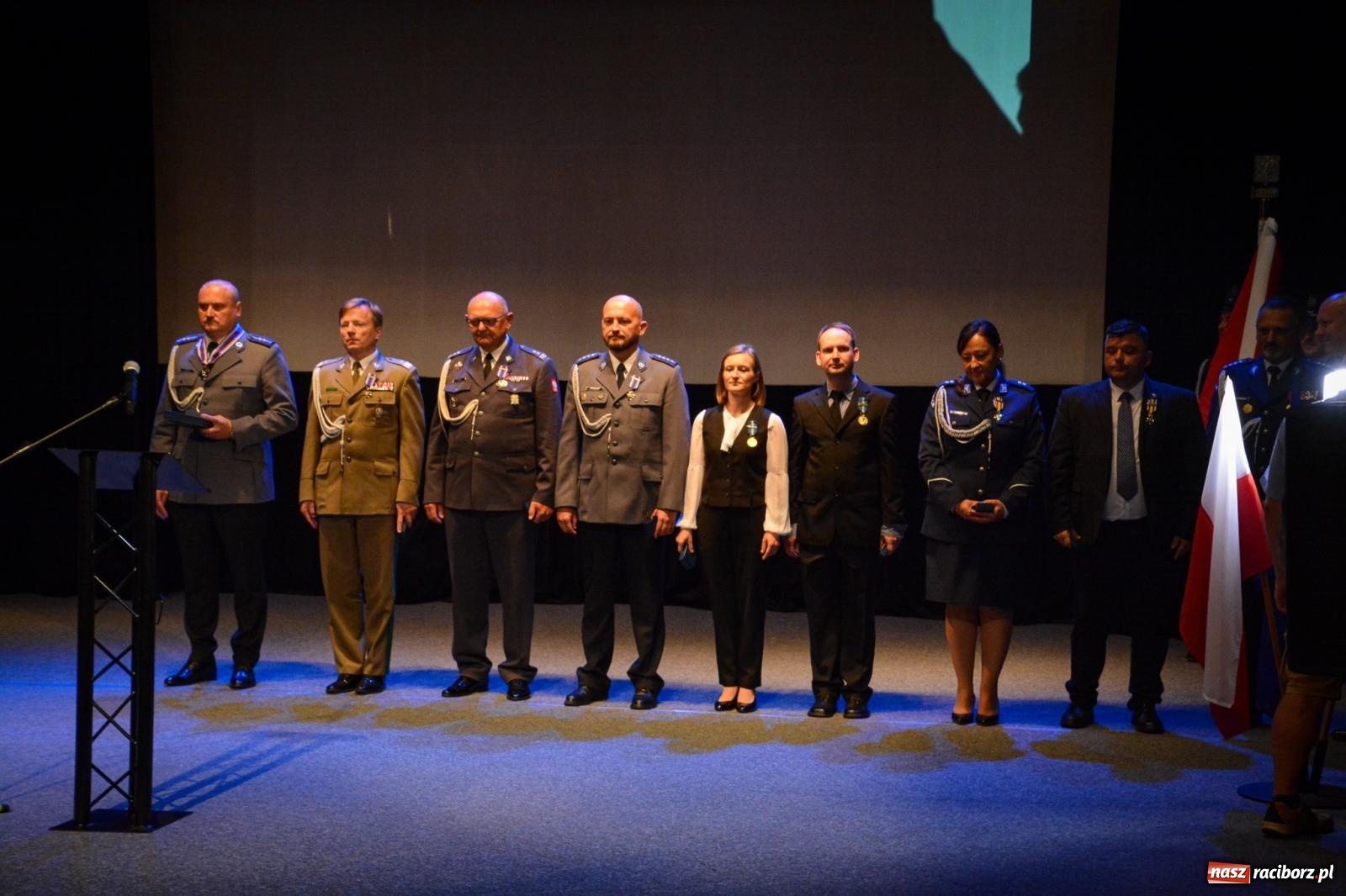 Zdjęcie w galerii na portalu naszraciborz.pl: Raciborskie obchody Święta Policji w 100-lecie służby kobiet – awanse, odznaczenia i podziękowania wiadomości z regionu