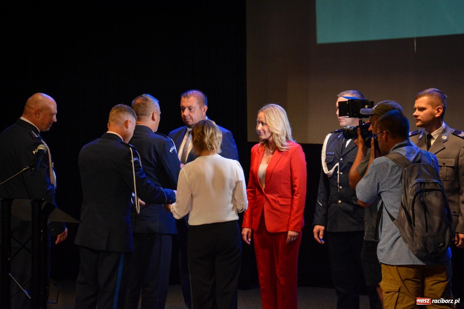 Zdjęcie w galerii na portalu naszraciborz.pl: Raciborskie obchody Święta Policji w 100-lecie służby kobiet – awanse, odznaczenia i podziękowania wiadomości z regionu