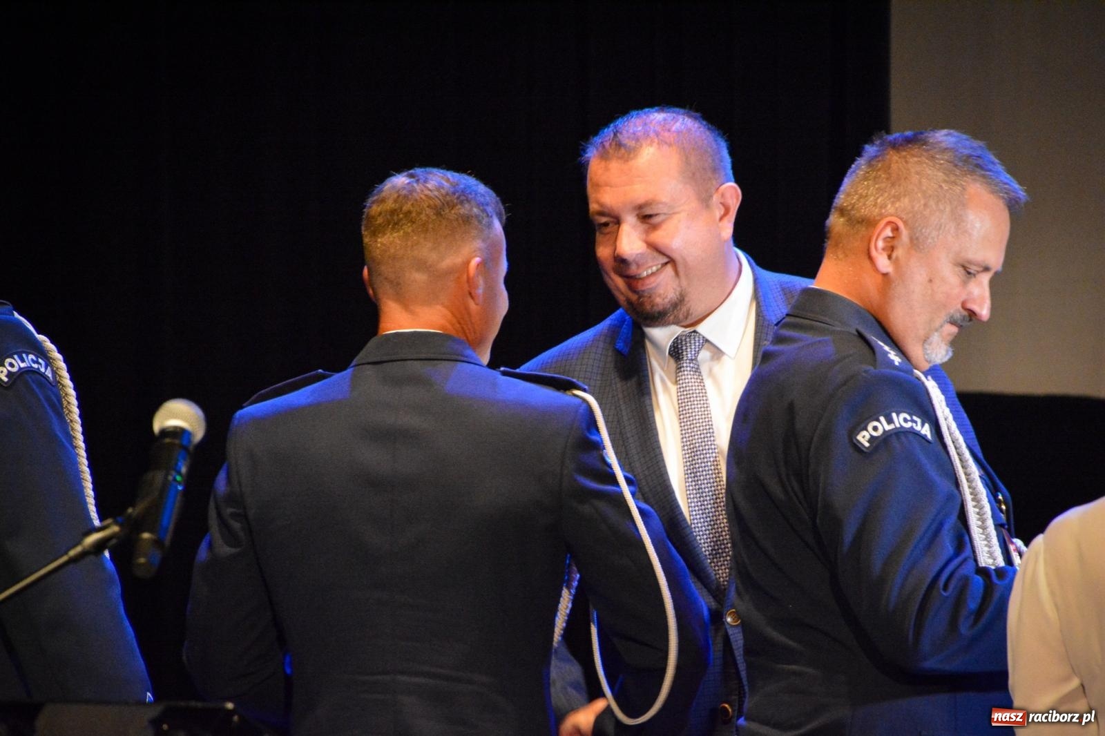 Zdjęcie w galerii na portalu naszraciborz.pl: Raciborskie obchody Święta Policji w 100-lecie służby kobiet – awanse, odznaczenia i podziękowania wiadomości z regionu