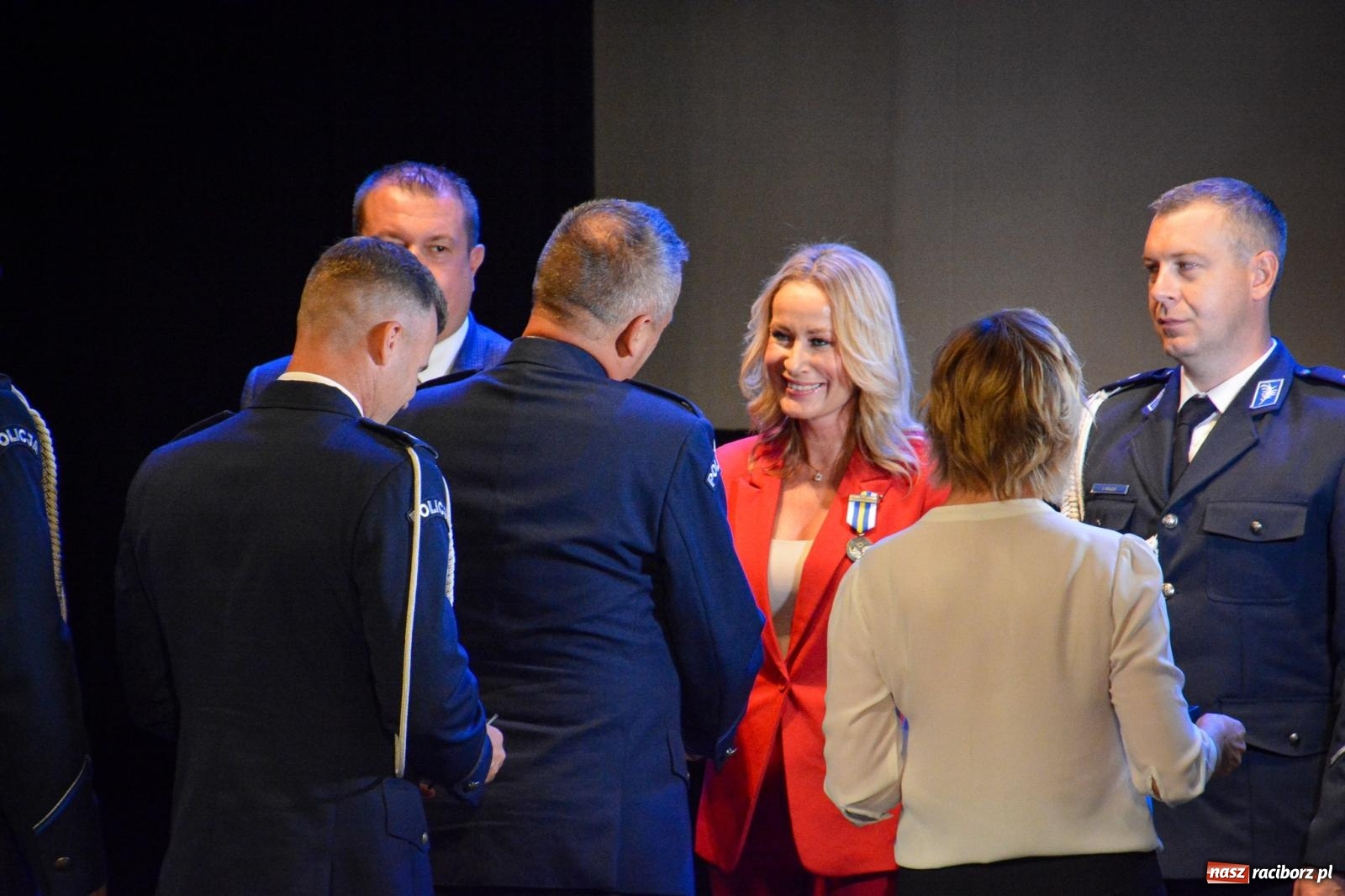 Zdjęcie w galerii na portalu naszraciborz.pl: Raciborskie obchody Święta Policji w 100-lecie służby kobiet – awanse, odznaczenia i podziękowania wiadomości z regionu