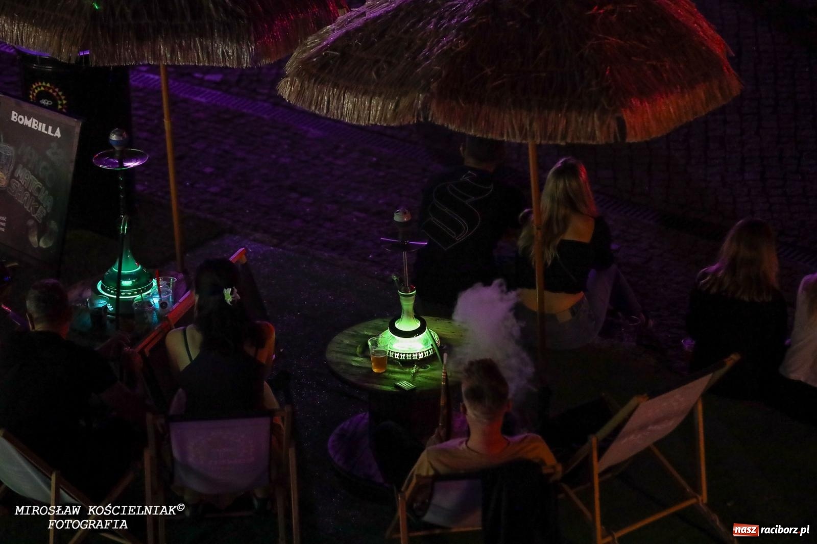 Zdjęcie w galerii na portalu naszraciborz.pl: Full Moon Festival rozświetla raciborski zamek. Elektroniczna muzyka, światła i setki uczestników wiadomości z regionu