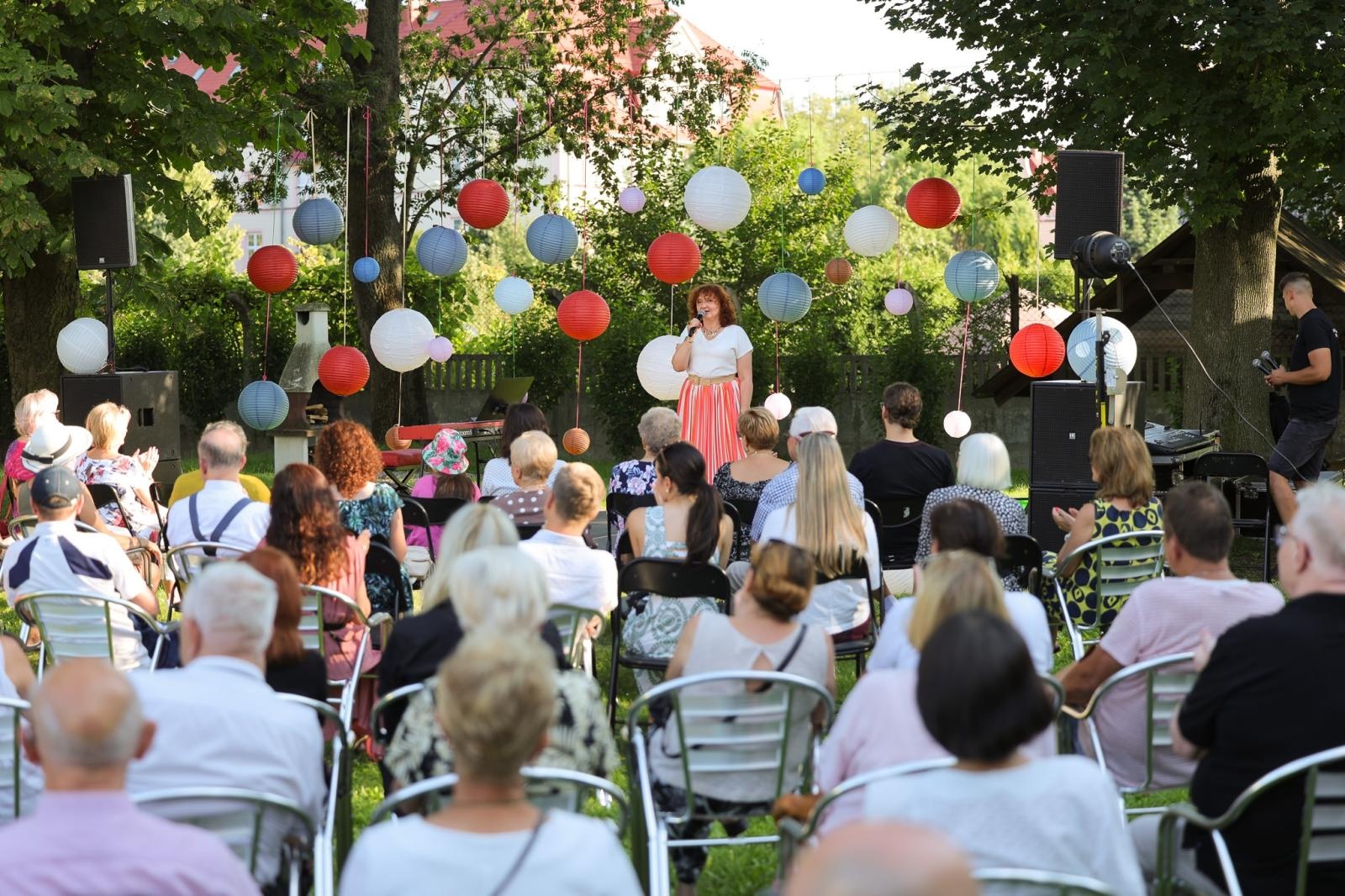 Zdjęcie w galerii na portalu naszraciborz.pl: Silesian Jazz Daughters i Adam Jarzmik oczarowali publiczność w Ogrodzie Kultury wiadomości z regionu