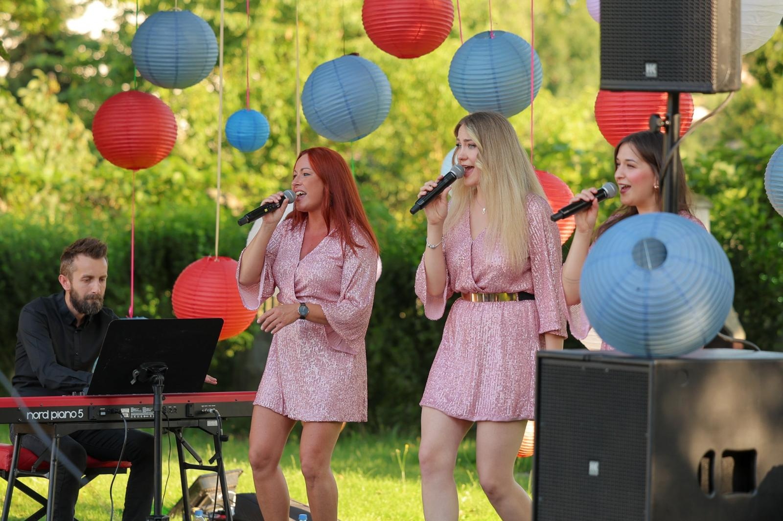 Zdjęcie w galerii na portalu naszraciborz.pl: Silesian Jazz Daughters i Adam Jarzmik oczarowali publiczność w Ogrodzie Kultury wiadomości z regionu