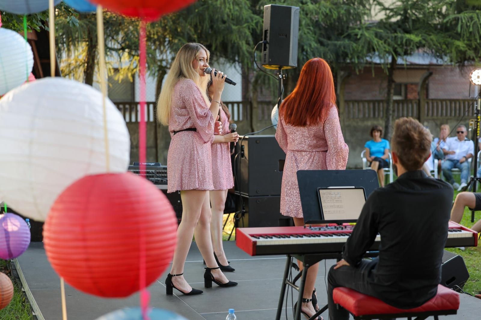 Zdjęcie w galerii na portalu naszraciborz.pl: Silesian Jazz Daughters i Adam Jarzmik oczarowali publiczność w Ogrodzie Kultury wiadomości z regionu