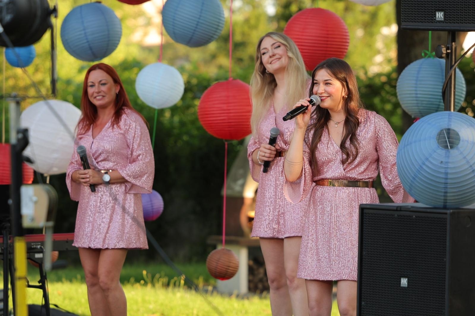 Zdjęcie w galerii na portalu naszraciborz.pl: Silesian Jazz Daughters i Adam Jarzmik oczarowali publiczność w Ogrodzie Kultury wiadomości z regionu