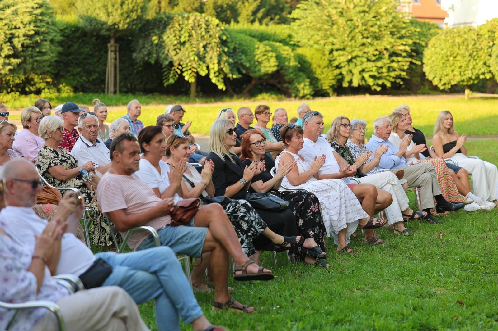 Zdjęcie w galerii na portalu naszraciborz.pl: Silesian Jazz Daughters i Adam Jarzmik oczarowali publiczność w Ogrodzie Kultury wiadomości z regionu