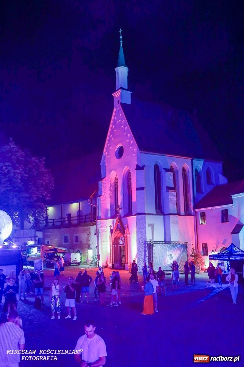 Zdjęcie w galerii na portalu naszraciborz.pl: Full Moon Festival rozświetlił Zamek Piastowski – relacja dzień drugi [FOTO i WIDEO] wiadomości z regionu
