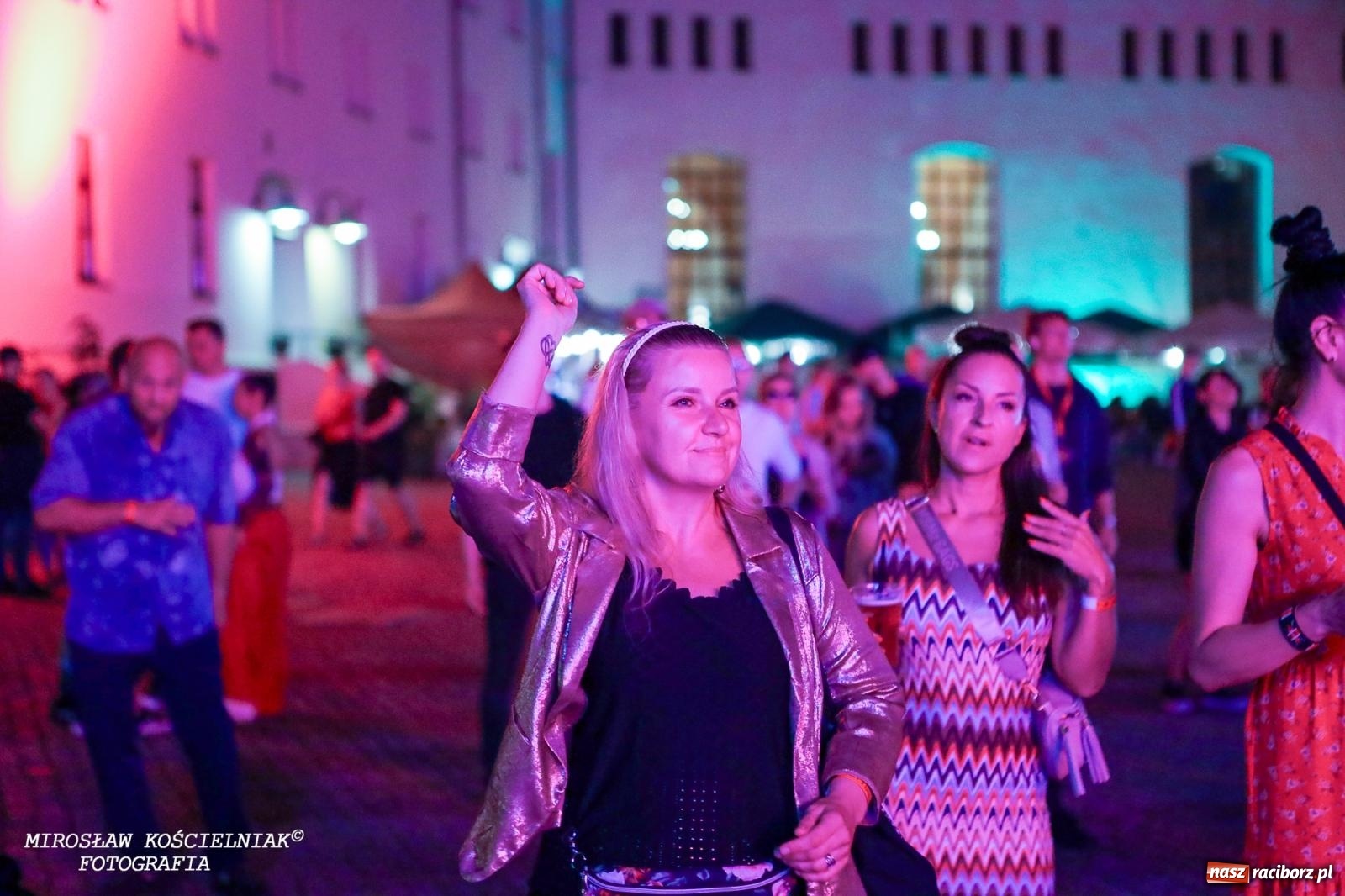 Zdjęcie w galerii na portalu naszraciborz.pl: Full Moon Festival rozświetlił Zamek Piastowski – relacja dzień drugi [FOTO i WIDEO] wiadomości z regionu