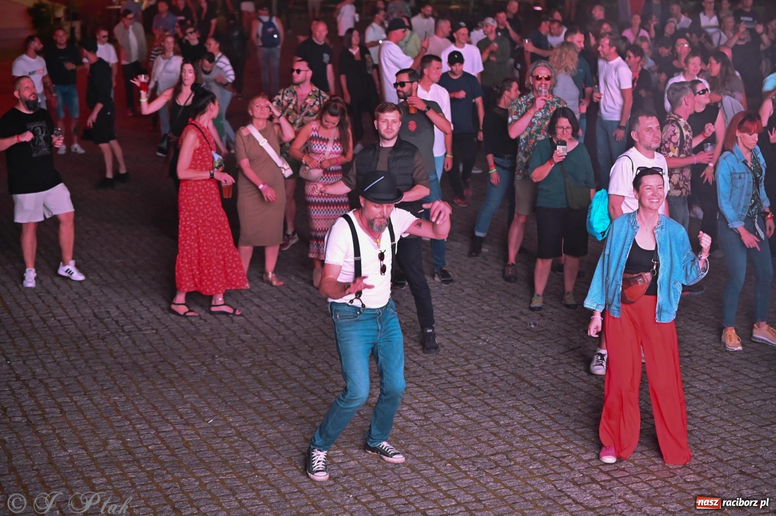 Zdjęcie w galerii na portalu naszraciborz.pl: Full Moon Festival rozświetlił Zamek Piastowski – relacja dzień drugi [FOTO i WIDEO] wiadomości z regionu