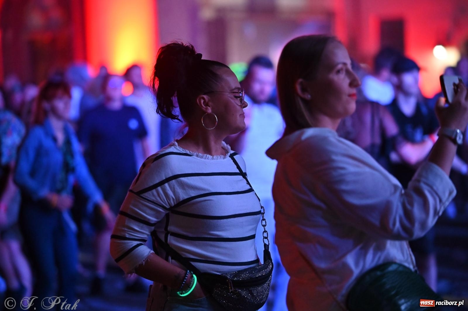 Zdjęcie w galerii na portalu naszraciborz.pl: Full Moon Festival rozświetlił Zamek Piastowski – relacja dzień drugi [FOTO i WIDEO] wiadomości z regionu